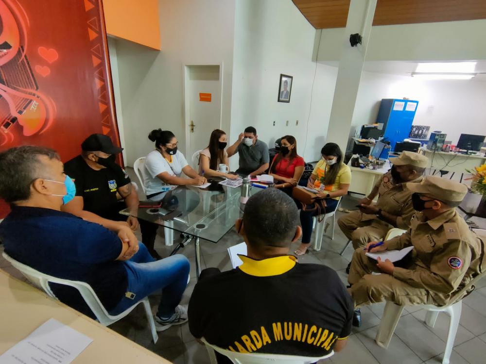 Prefeitura de Parintins realiza reuniões de planejamento para evento teste no aniversário da cidade Prefeitura de Parintins realiza reuniões de planejamento para evento teste no aniversário da cidade