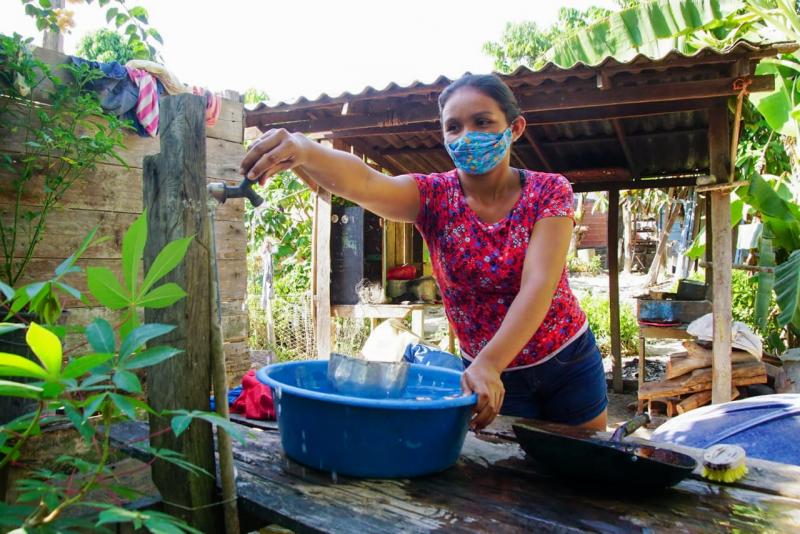 No Caburi, dona de casa se emociona  com a chegada do programa Água no Jirau