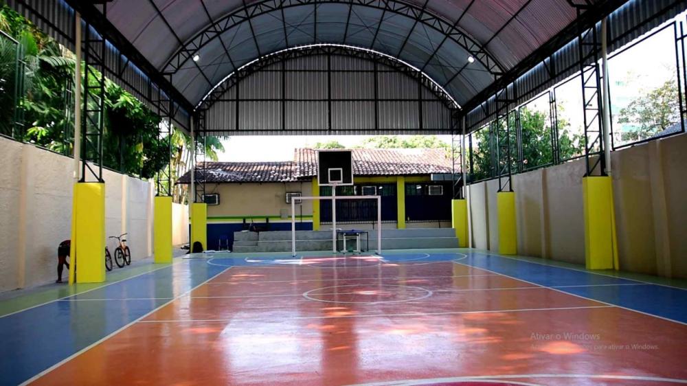 Governo do Amazonas inaugura quadra poliesportiva em escola de Parintins, em parceria com o consulado japonês