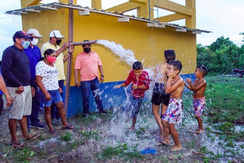 Quase 90% das comunidades de Parintins já têm Água no Jirau, afirma Bi Garcia 