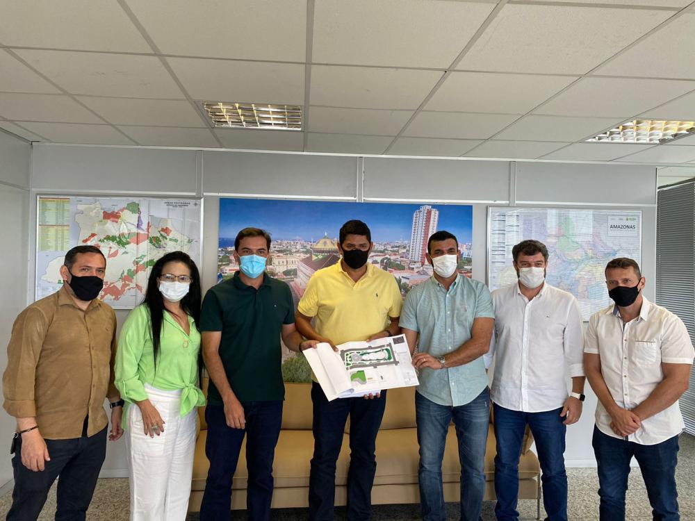 Em Brasília e Manaus, Bi Garcia viabiliza liberação de recursos para Parintins