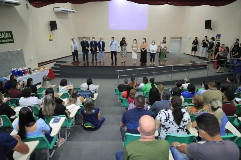 Em treinamento para início da entrega do Auxílio Estadual permanente, Wilson Lima destaca trabalho dos servidores