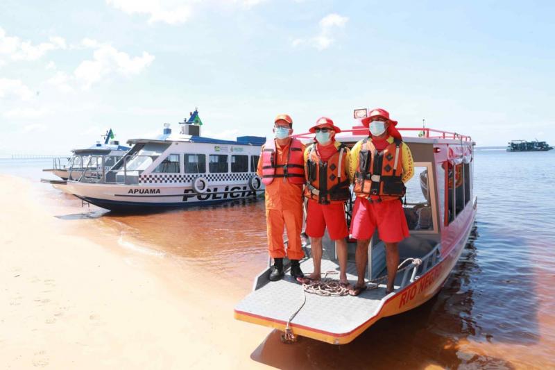 Governo do Amazonas reforça policiamento fluvial no interior com entrega de novas embarcações