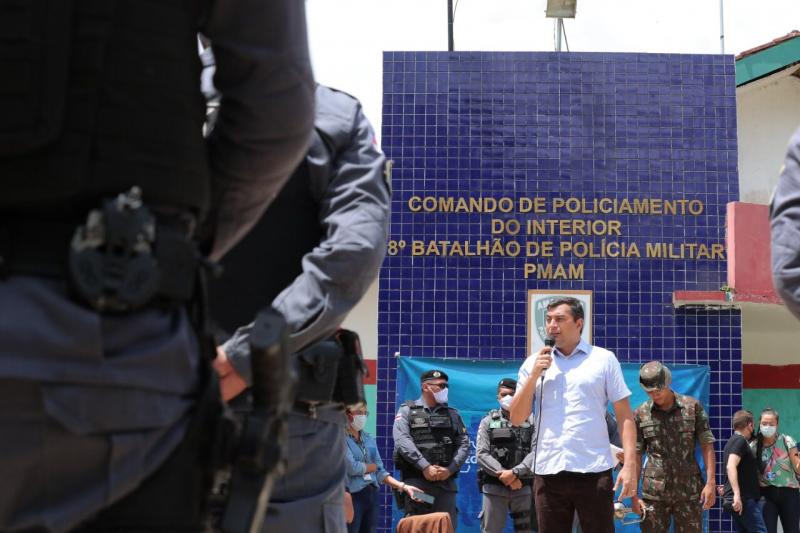 Em Tabatinga, Wilson Lima entrega novas viaturas e reforça efetivo da Polícia Militar