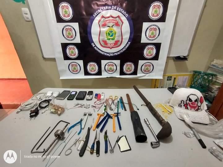 Polícia Militar realiza vistoria na Unidade Prisional de Parintins e apreende materiais utilizados pelos detentos