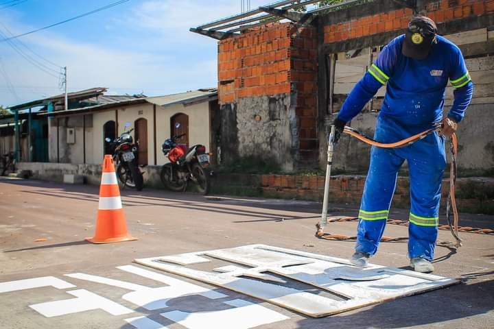 Em Parintins, 98 ruas já foram recapeadas e sinalizadas pela Prefeitura