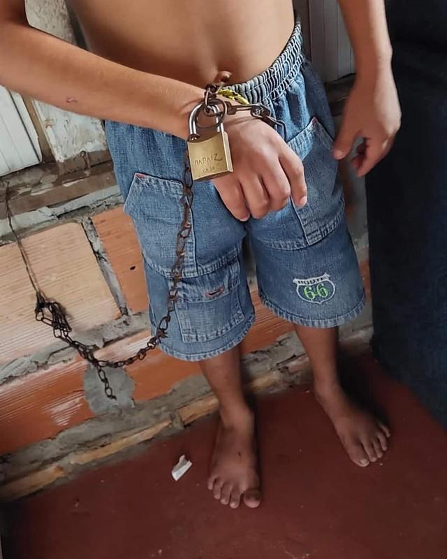 Menino de 9 anos que era torturado pelo pai é resgatado no Amazonas