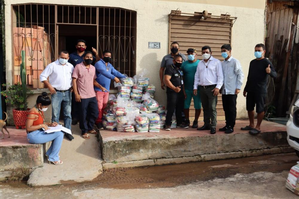 Governo do Estado distribui cestas básicas e visita comunidades indígenas de Manacapuru