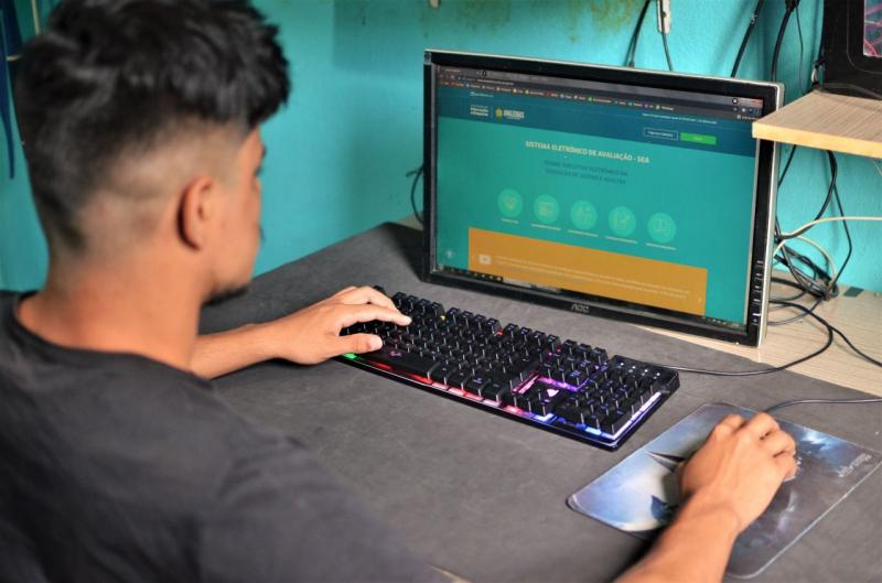 Com crescimento de 300%, Governo do Amazonas ampliou EJA e atendeu mais 40 mil pessoas na rede estadual em 2021