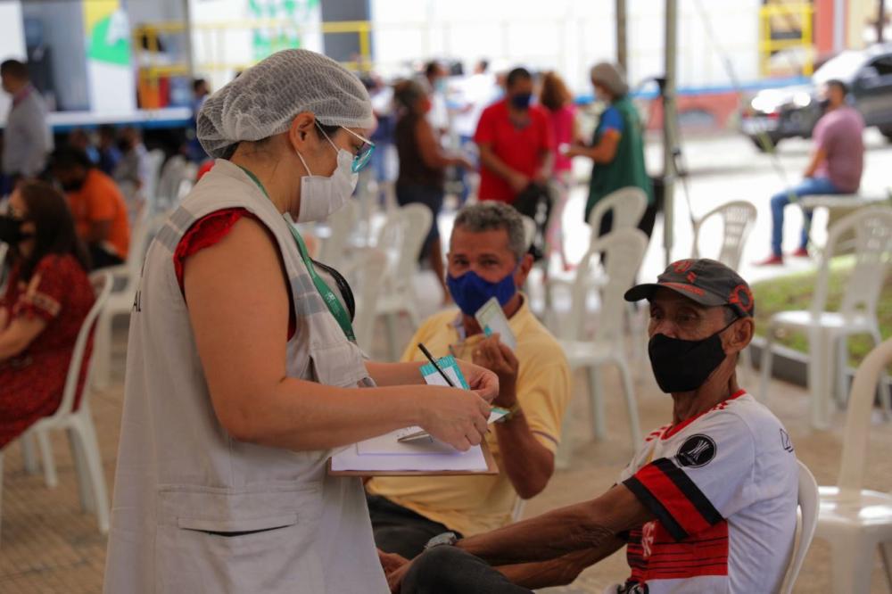 Governo do Estado reduz para três meses intervalo para dose de reforço contra Covid-19 para pessoas a partir de 60 anos