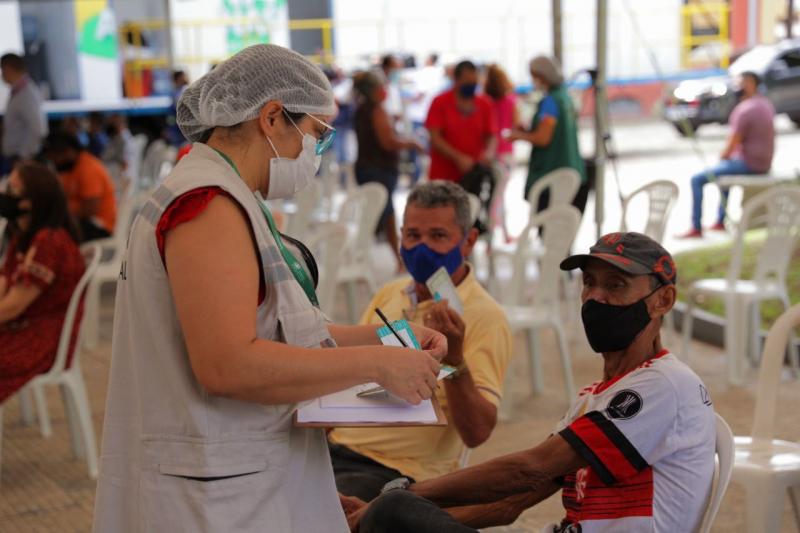 Governo do Estado reduz para três meses intervalo para dose de reforço contra Covid-19 para pessoas a partir de 60 anos