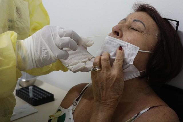 Cidade de São Paulo tem maior taxa de transmissão de Covid desde início da pandemia