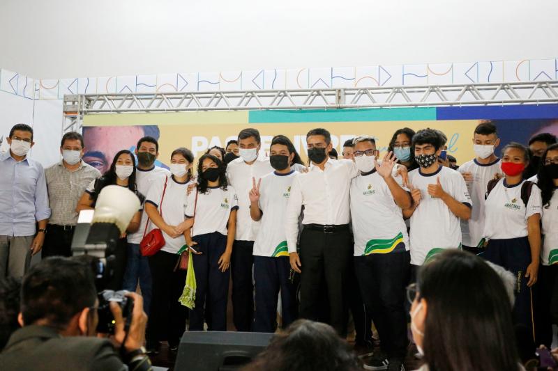Passe Livre estudantil vai beneficiar estudantes da rede pública estadual, em Manaus