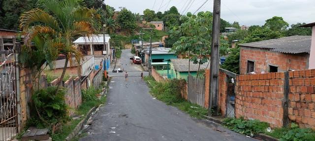 Homem é morto durante troca de tiros com a polícia no Jorge Teixeira, em Manaus