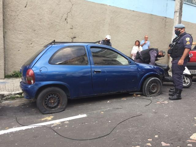 Corpo é encontrado dentro de carro abandonado no Centro de Manaus