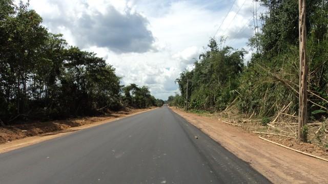 Jovem morre carbonizada em acidente de carro na AM-010