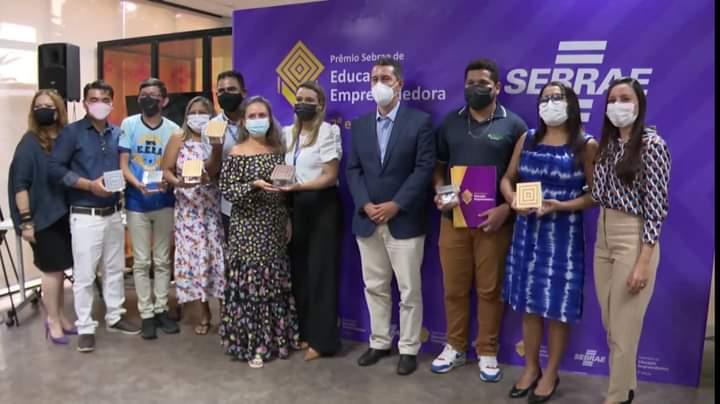 Professores da ETI Brandão de Amorim recebem prêmio do Sebrae de educação empreendedora