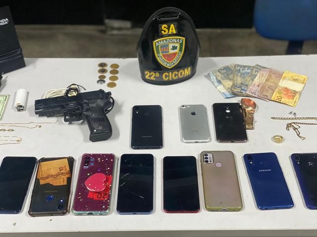 Grupo é preso suspeito de roubar passageiros de ônibus em Manaus