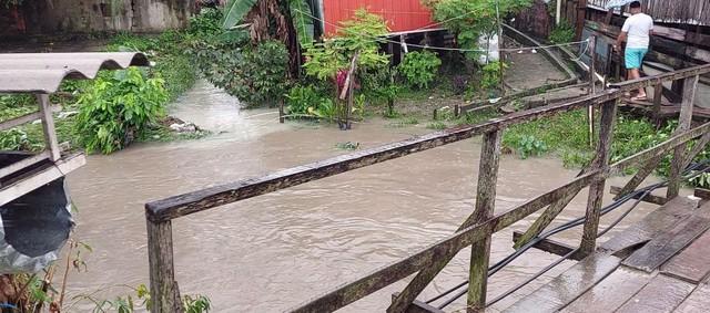 Após ser arrastado durante chuva, menino de 10 anos é resgatado dentro de bueiro em Manaus