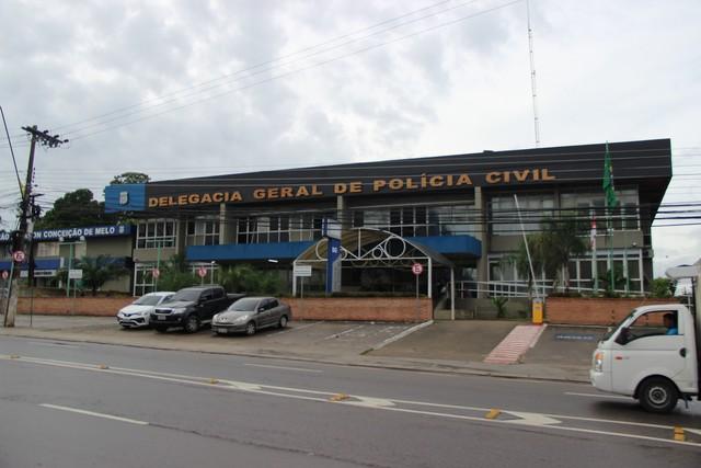 Mulher é presa suspeita de vender vagas para concursos das polícias Civil e Militar do Amazonas 