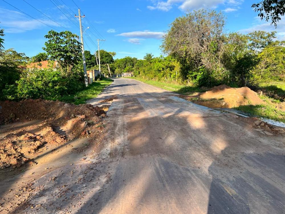 Em Parintins, moradores executam obras nas vias públicas por omissão da Prefeitura Em Parintins, moradores executam obras nas vias públicas por omissão da Prefeitura