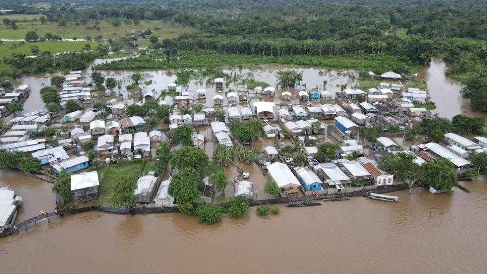 Cheia dos rios atinge mais de 300 mil pessoas no Amazonas 