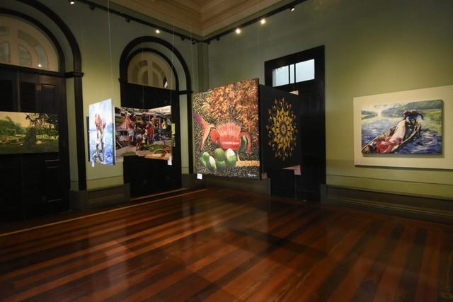 Exposição no Palácio Rio Negro reúne 28 obras de artistas amazonenses