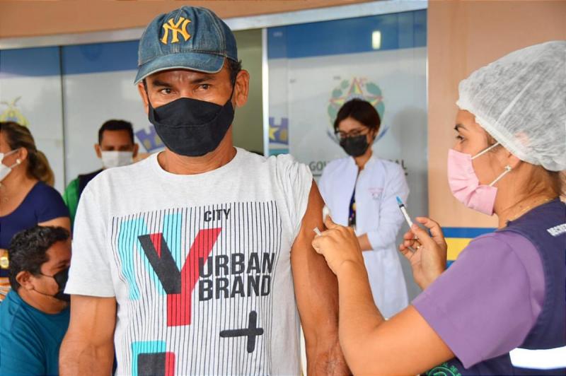 Parintins promove vacinação em Supermercados e Praça da Catedral no final de semana 