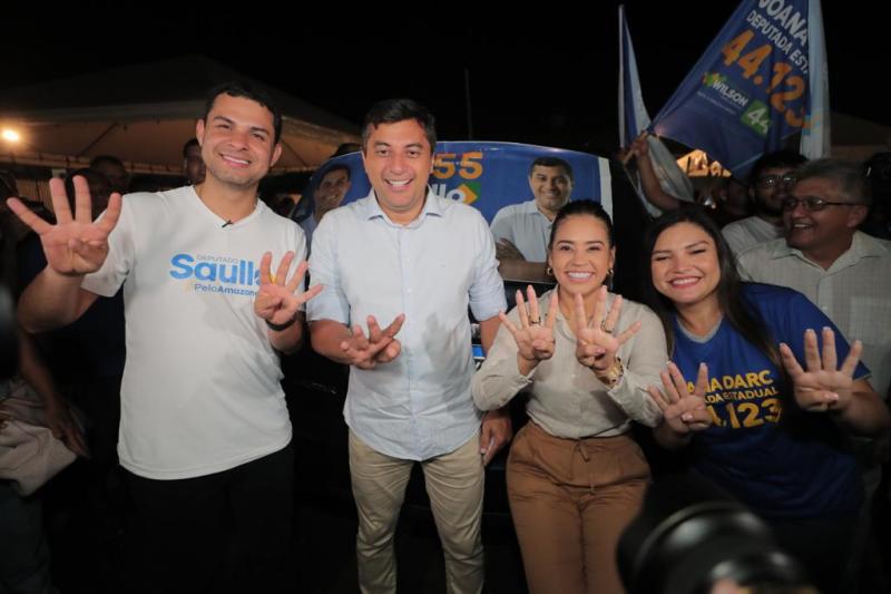 Wilson Lima inicia campanha com adesivagem de carros em Manaus