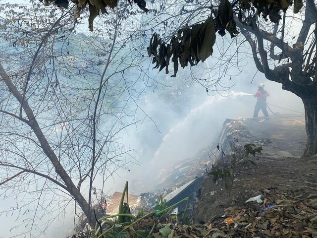 Fumaça causada por incêndio em área de mata em Manaus, já dura mais de 24 horas