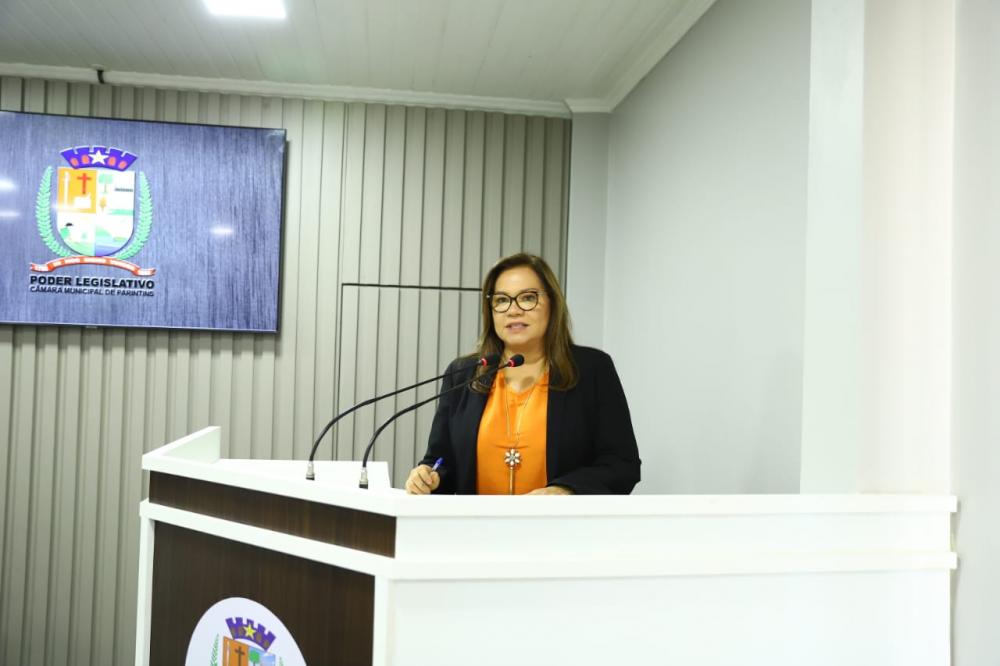Márcia Baranda exalta a festa da democracia realizada em Parintins no último sábado (27) 