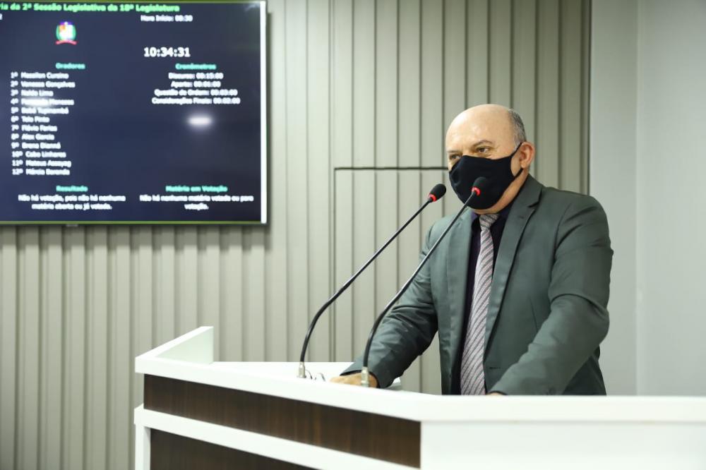 Cabo Linhares anuncia retomada dos exames de mamografia e solicita manutenção das luminárias da Terra Preta do Mamuru 
