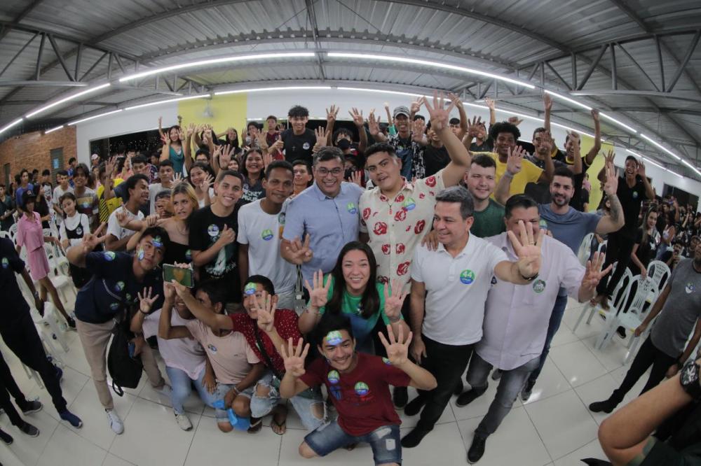 Em conversa com lideranças estudantis, Wilson Lima fala de avanços para alunos da rede pública