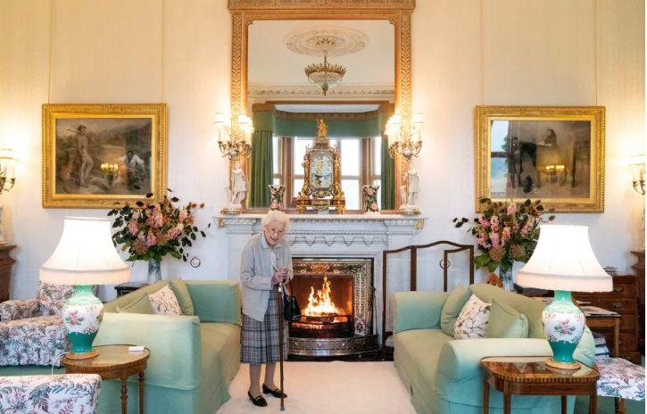 Rainha Elizabeth II é colocada sob supervisão médica; família é convocada