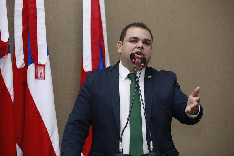 Agressão a Roberto Cidade é considerada violência contra todo o parlamento estadual e prefeito de Borba deve perder Medalha Ruy Araújo