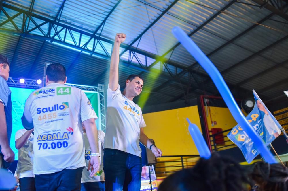 Em clima de festa, Saullo Vianna mobiliza zona norte de Manaus e recebe apoio da população