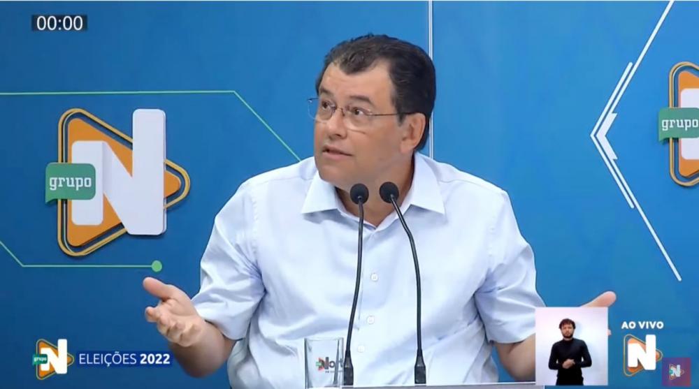 Eduardo Braga bate-boca com apresentadora do SBT durante debate