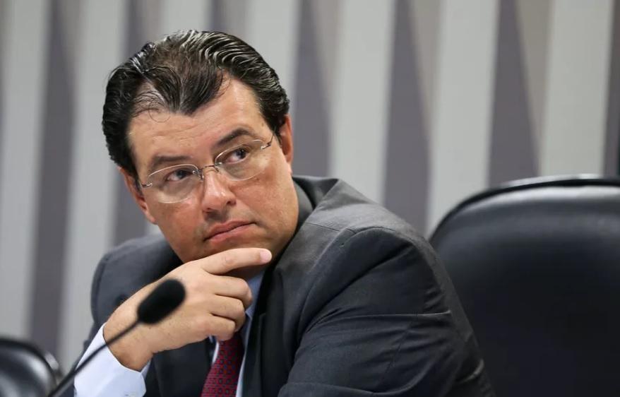BRAGA TEM DIREITO DE RESPOSTA NEGADO; JUSTIÇA ENTENDE QUE O SENADOR É RESPONSÁVEL PELO AUMENTO NA CONTA DE ENERGIA.