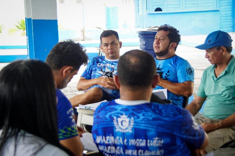 Caprichoso reúne elenco azulado para montagem do espetáculo de 109 anos do bumbá