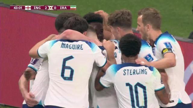 Inglaterra goleia o Irã em sua estreia na Copa do Mundo