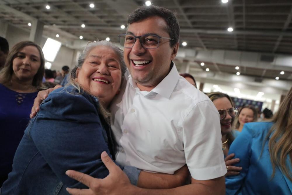 Wilson Lima anuncia pagamento do 14º salário na segunda (28/11) a educadores de escolas que superaram metas no Ideb