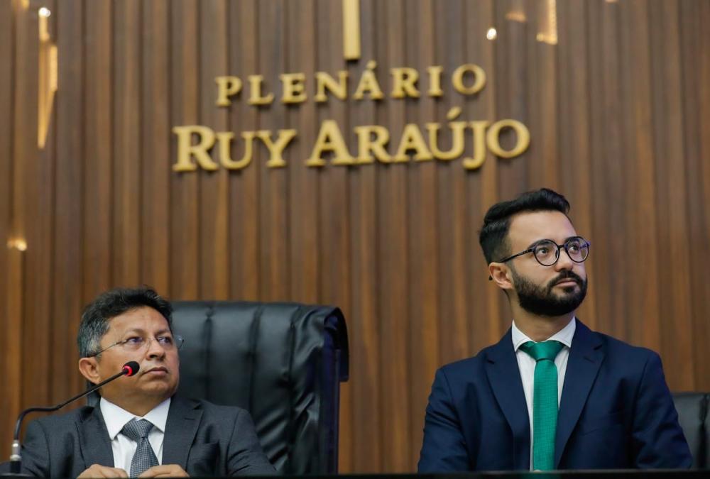 Na Aleam, Sinésio debate sobre transferência da rodoviária de Manaus