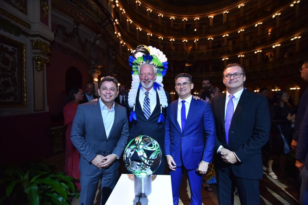AMAZÔNIA RECEBE PRIMEIRO PRÊMIO NOBEL DE SUSTENTABILIDADE EM SOLENIDADE NO TEATRO AMAZONAS