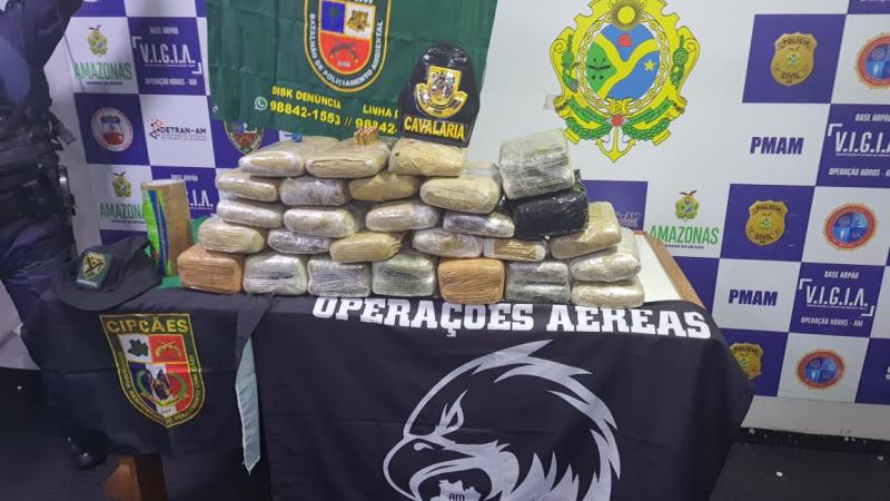 BASE ARPÃO: DUPLA É PRESA COM 50 QUILOS DE SKUNK DURANTE ABORDAGEM A EMBARCAÇÃO EM COARI