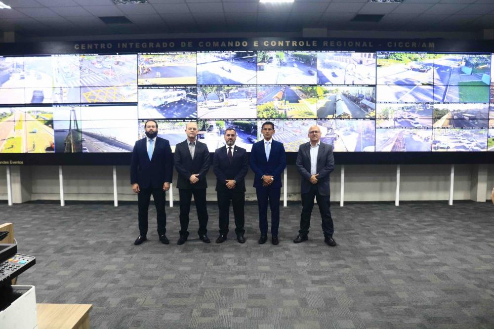 SSP-AM RECEBE NOVO SUPERINTENDENTE REGIONAL DA PF-AM NA SEDE DO CENTRO INTEGRADO DE COMANDO E CONTROLE
