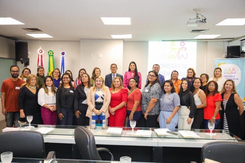 DEPUTADA MAYRA DIAS INSTALA COMISSÃO DE ASSISTÊNCIA SOCIAL E TRABALHO 