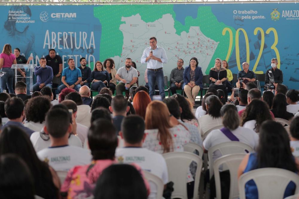 COM MAIS DE 8 MIL ALUNOS MATRICULADOS, GOVERNADOR WILSON LIMA DÁ INÍCIO AO ANO LEGIVO DO CETAM NA CAPITAL
