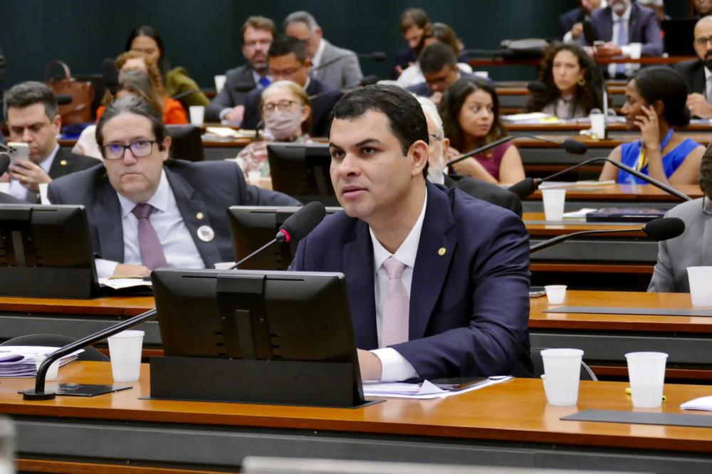 SAULLO VIANNA QUESTIONA SECRETÁRIO DA TRIBUNA, QUE GARANTE SEGURANCA JURÍDICA AS EMPRESAS DA ZFM