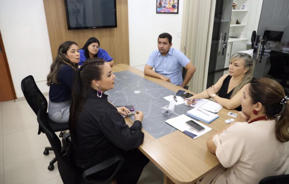 A PEDIDO DE VANESSA GONÇALVEZ, ESTUDANTES DE PARINTINS RECEBERÃO DOAÇÃO DE ABSORVENTE EM ABRIL
