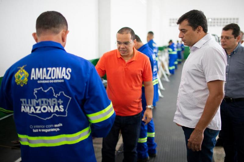 GOVERNO DO ESTADO LEVA ILUMINA+ AMAZONAS PARA SILVES E ITAPIRANGA